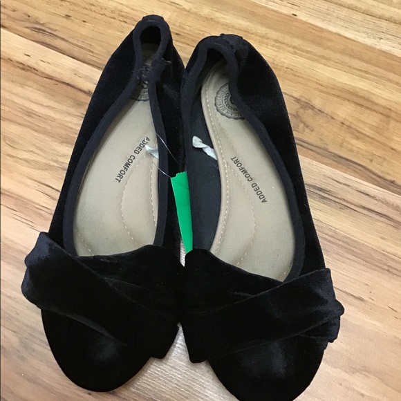 SO Shoes - So Black Velvet Flats Size 6 SO Shoes - So Black Velvet Flats Size 6